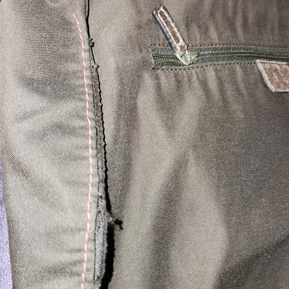 Gucci Authentic and Pre-loved Bronze Abbey Monogram Canvas Tote - Picture 9 of 16